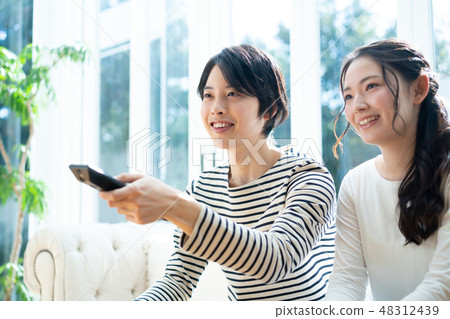 情侶視頻發行情人年輕電視 48312439