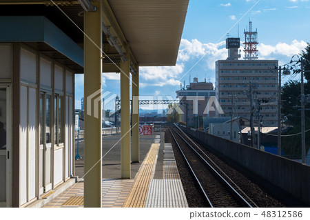 I look at the east side from the elevated home of this Hachinohe Station I look at the east side from the elevated home of this Hachinohe Station 48312586