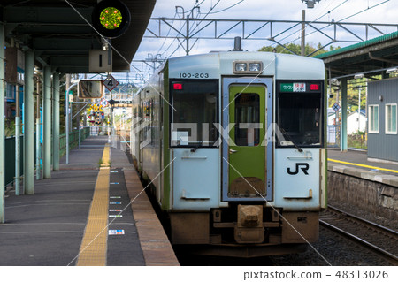 The blue forest railroad stopping at Misawa station, JR East's rapid revival, Kiha 100 series 200 series 48313026