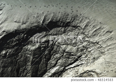 Tidal flats, waterways, low tide 48314583