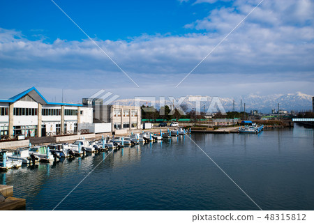 Tateyama mountain range peak from Toyama Iwase bridge top 2019.02 a 48315812