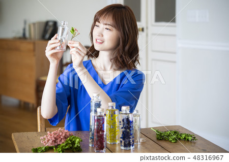 她的鋇和女性 她的鋇和女性 48316967