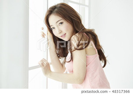 Young woman Young woman 48317366