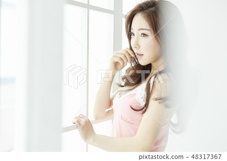 Young woman Young woman 48317367