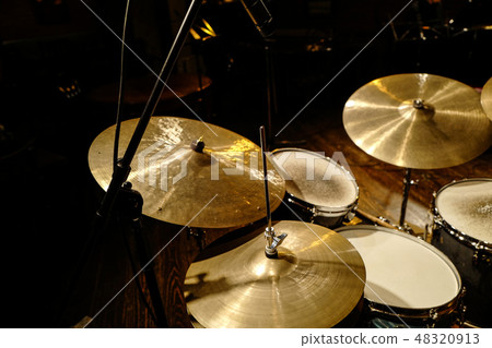 Live house drum set 48320913
