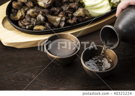 Japanese sake and chicken baked Japanese sake and chicken baked 48321224