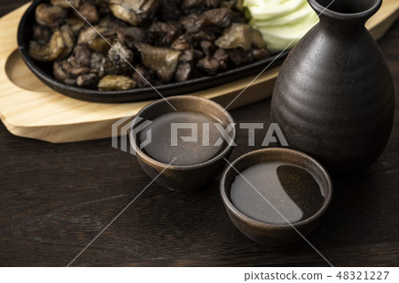 Japanese sake and chicken baked Japanese sake and chicken baked 48321227