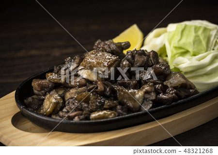 Stir-fried chicken thigh 48321268