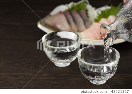 Japanese sake and sashimi 48321367