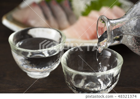 Japanese sake and sashimi 48321374