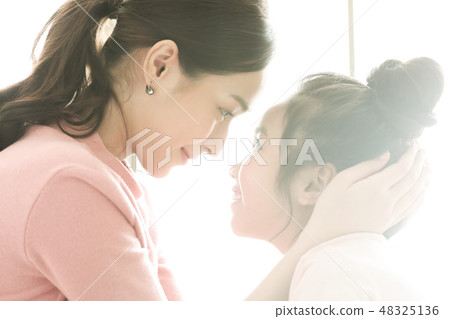 Lifestyle parent and child Lifestyle parent and child 48325136