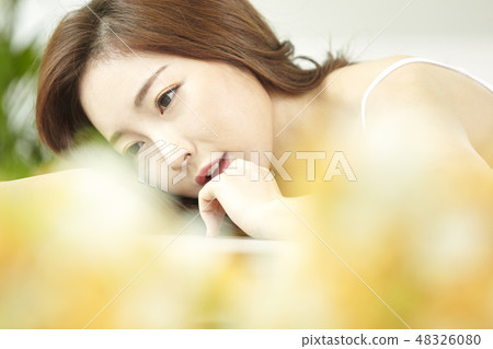 美麗,年輕的女人 美麗,年輕的女人 48326080