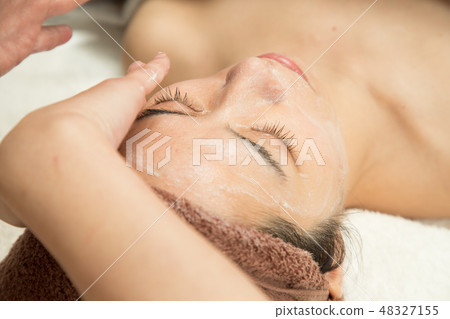 Facial Beauty Facial Beauty 48327155