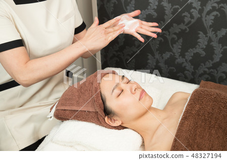 Facial Beauty 48327194