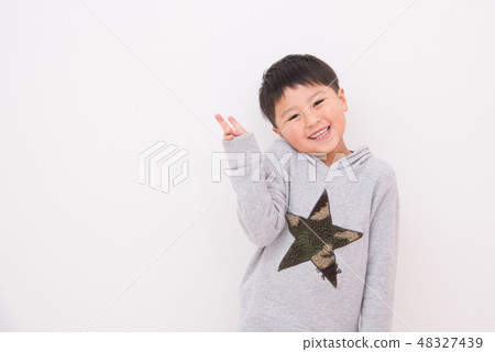 微笑男孩 微笑男孩 48327439