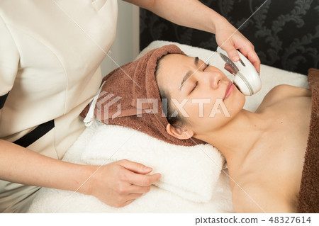 Facial Beauty 48327614