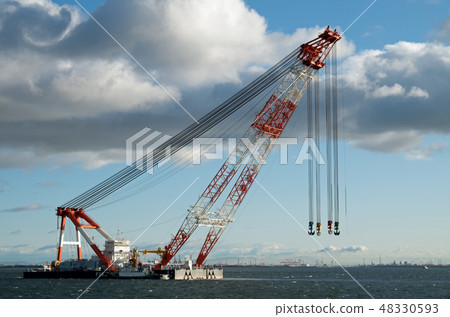 Crane ship waiting in Yokkaichi Crane ship waiting in Yokkaichi 48330593