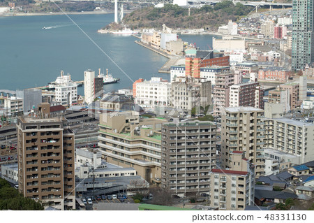 冬季城市的Mojiko港口 48331130