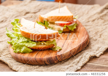 Photos fresh burgers on board Photos fresh burgers on board 48331256