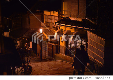 Ningyozaka Kyoto Higashiyama夜景新年前夜 Ningyozaka Kyoto Higashiyama夜景新年前夜 48331463