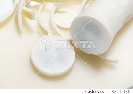 當它切開時,裡面是一個藍蘿蔔蘿蔔蘿蔔 當它切開時,裡面是一個藍蘿蔔蘿蔔蘿蔔 48331986