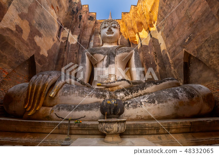 Wat Si Chum,Phra Achana at SukhothaiHistoricalpark Wat Si Chum,Phra Achana at SukhothaiHistoricalpark 48332065