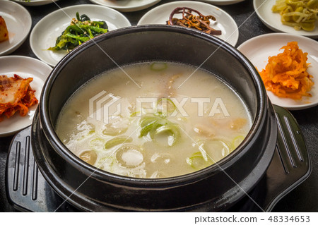 Korean soup Korean white soup Seolleongtang Korean soup Korean white soup Seolleongtang 48334653