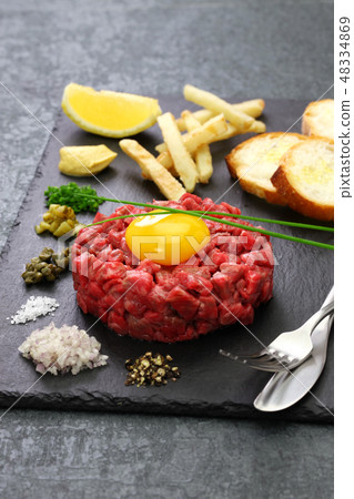 Steak tartar Steak tartar 48334869