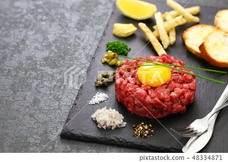 Steak tartar 48334871