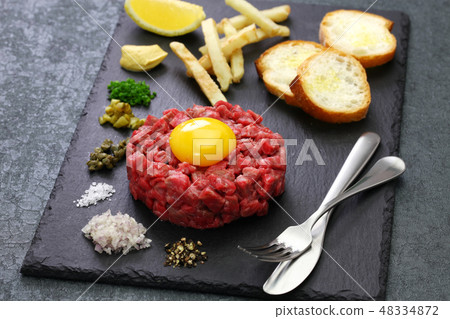Steak tartar 48334872