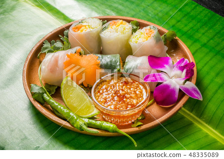 泰國未加工的捲卷泰國食物非油煎的春捲 48335089