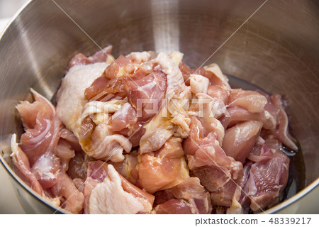 [Preparing chicken tangle] 48339217