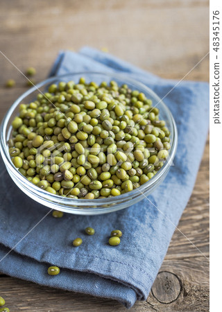 Mung beans 48345176