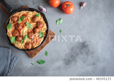 Spaghetti pasta with meatballs 48345215