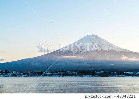 Mountain Fuji San at Kawaguchiko Lake. Mountain Fuji San at Kawaguchiko Lake. 48348221