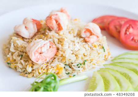 fried rice with shrimps 48349208