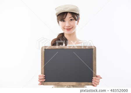Cafe clerk Cafe clerk 48352000