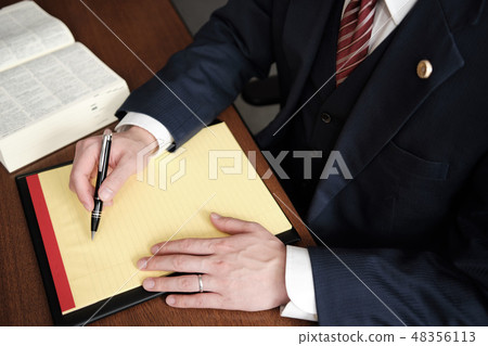 關於合法墊的男性筆記Handy of lawyer·帶徽章 關於合法墊的男性筆記Handy of lawyer·帶徽章 48356113