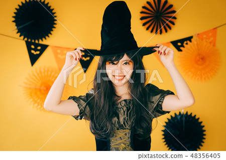 A young girl who makes a witch's cosplay in Halloween Japanese women 48356405