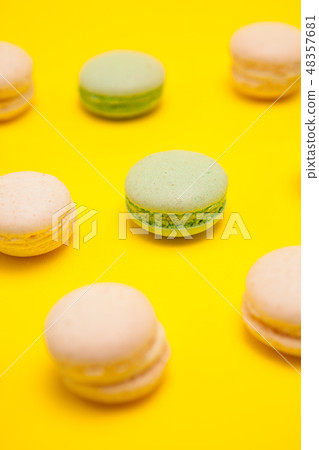Little green tea macaroons and vanilla macaroons Little green tea macaroons and vanilla macaroons 48357681