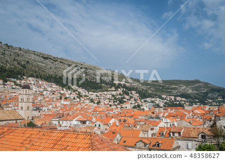 Rooftops of old houses in Dubrovnik 48358627