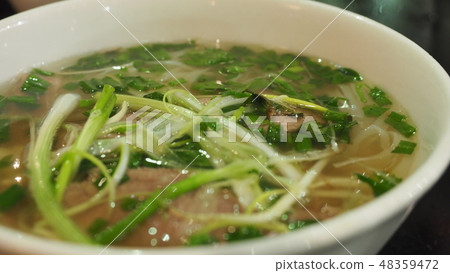 Food dish 48359472