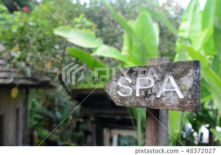 SPA arrow sign from wood SPA arrow sign from wood 48372027