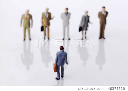 面對五個人的商人 面對五個人的商人 48373510