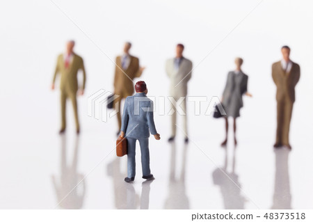 面對五個人的商人 面對五個人的商人 48373518