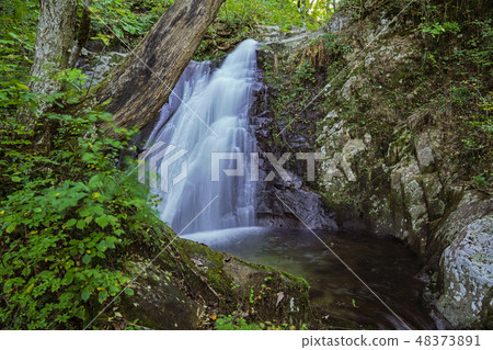 Utsu River Yakisato Falls Falls in the early autumn (Akari Tomari) 48373891