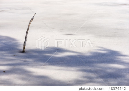 湖邊的冰凍M23 48374242
