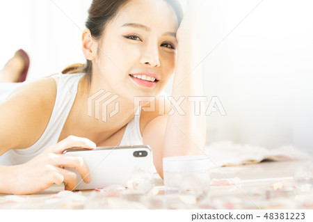 Women beauty 48381223