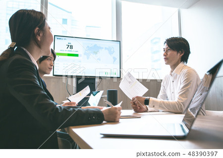 Business meeting large screen 48390397