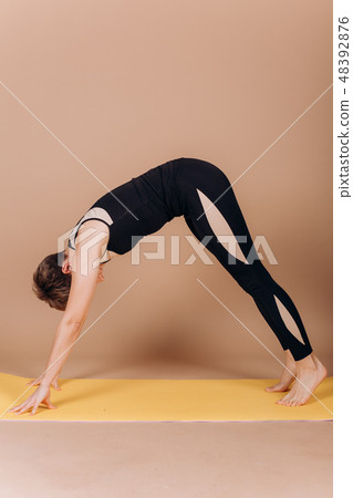 girl sport fitness yoga pilates carimat exercises girl sport fitness yoga pilates carimat exercises 48392876